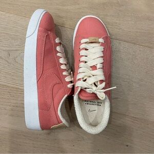 Nike Blazer’s Women's Pink Sneakers